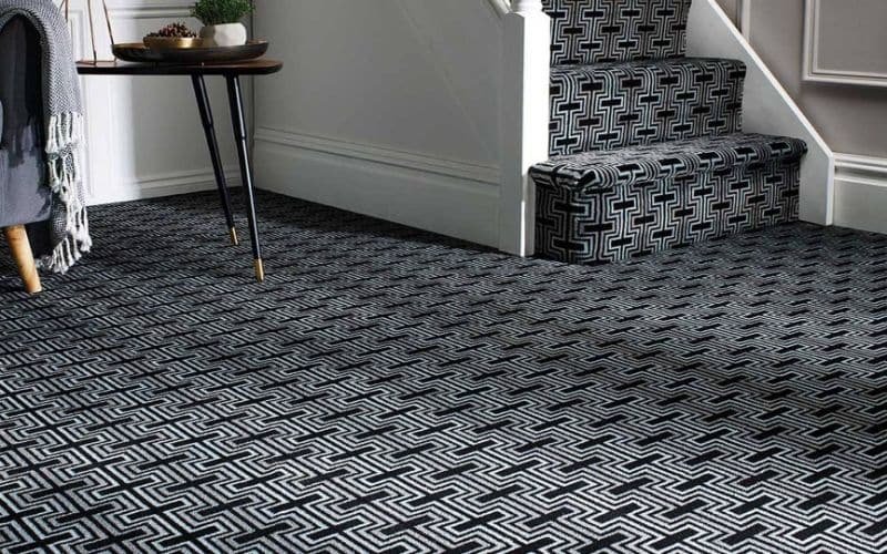 Installing wall to wall carpets